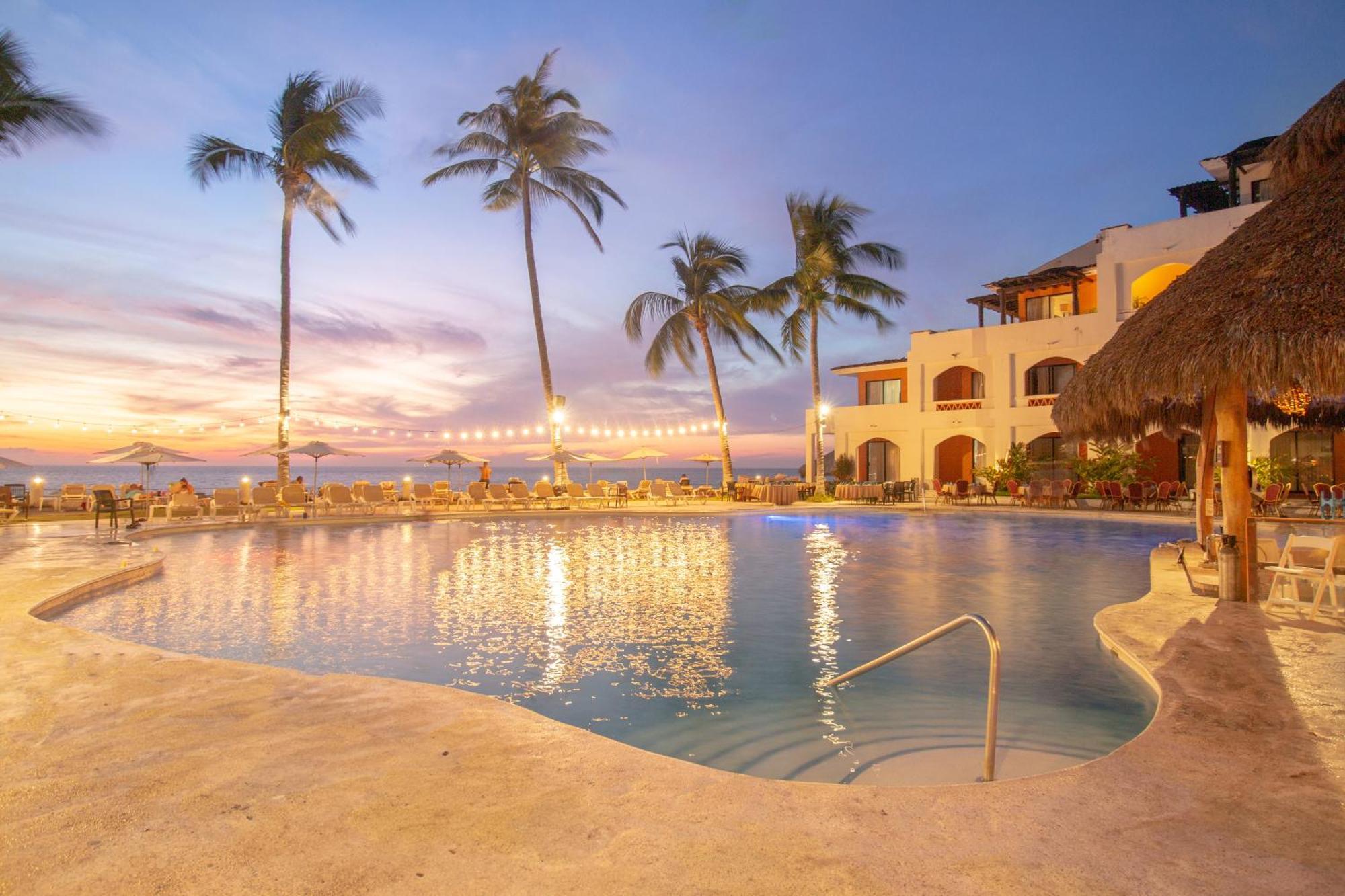Plaza Pelicanos Club Beach Resort All Inclusive Puerto Vallarta Bagian luar foto